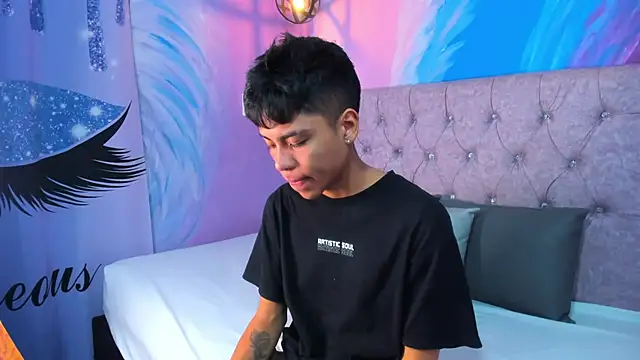 Snapshot of MaxiWildd chatting on February 17, 2026, 1:30 pm MaxiWildd online show from February 17, 2026, 1:30 pm