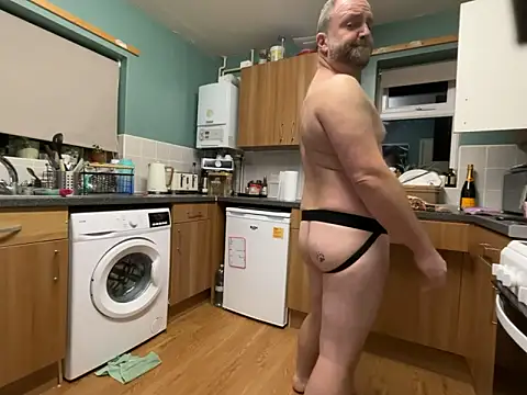 Dilfcam101 online show from November 18, 2025, 6:11 pm