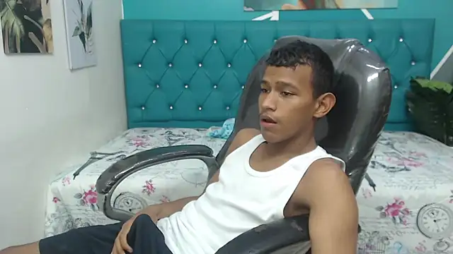 Snapshot of Rory_castro chatting on September 29, 2025, 10:48 pm Rory castro online show from September 29, 2025, 10:48 pm