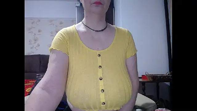 Snapshot of Mary_x chatting on March 23, 2026, 4:34 am Mary x online show from March 23, 2026, 4:34 am