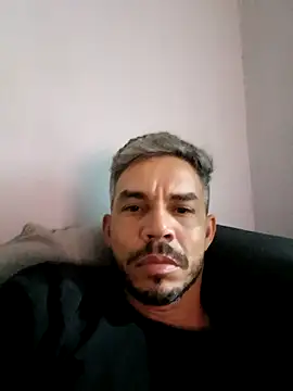 Snapshot of QfabO123 chatting on October 16, 2025, 9:45 pm QfabO123 online show from October 16, 2025, 9:45 pm