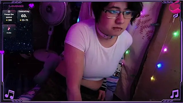 Snapshot of Ftm_Bunny chatting on April 19, 2026, 1:23 pm Ftm Bunny online show from April 19, 2026, 1:23 pm