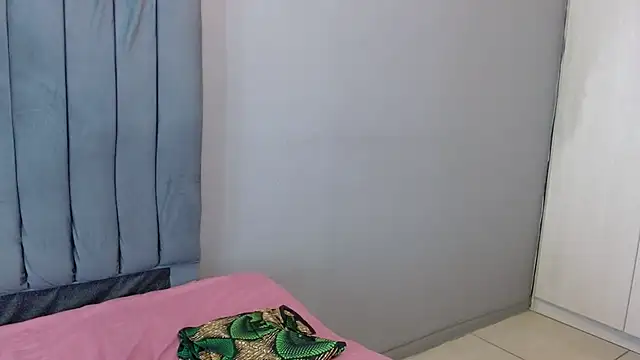 ChubbyBuddyxXx online show from April 13, 2026, 4:33 pm