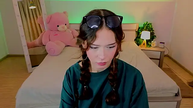 Adetta online show from November 16, 2025, 10:09 am