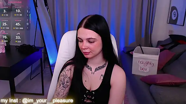 Michela Fruet online show from February 24, 2026, 1:06 am