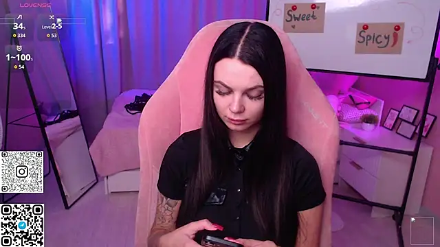 Snapshot of Michela_Fruet chatting on May 5, 2026, 1:08 am Michela Fruet online show from May 5, 2026, 1:08 am