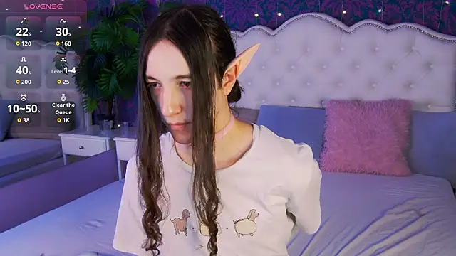 Snapshot of SilverMuse chatting on February 1, 2026, 11:47 pm SilverMuse online show from February 1, 2026, 11:47 pm