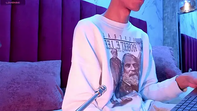 PrincePoppy online show from April 2, 2026, 2:30 am