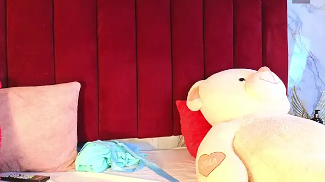 PrincePoppy online show from November 13, 2025, 8:35 pm