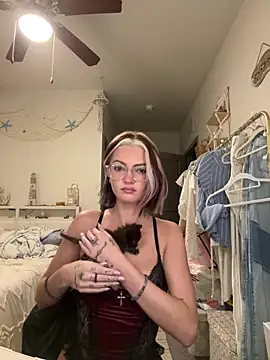 imtessaxoxo online show from November 6, 2025, 3:43 am