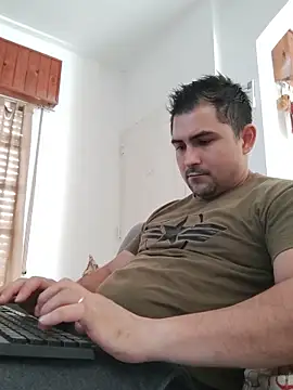 Snapshot of Bradd_32 chatting on May 16, 2026, 5:01 pm Bradd 32 online show from May 16, 2026, 5:01 pm