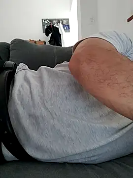 Bradd 32 online show from November 17, 2025, 4:55 pm