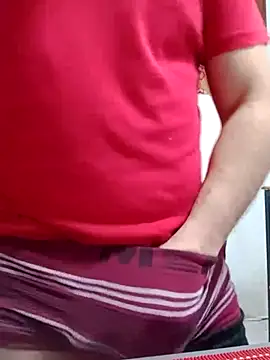 Bradd 32 online show from June 27, 2026, 12:22 pm