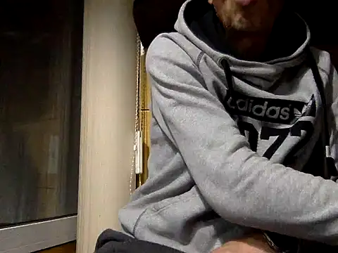 adiluci1 online show from October 24, 2025, 5:56 pm