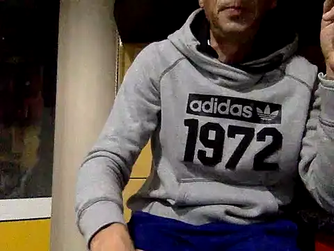 adiluci1 online show from October 12, 2025, 1:51 am