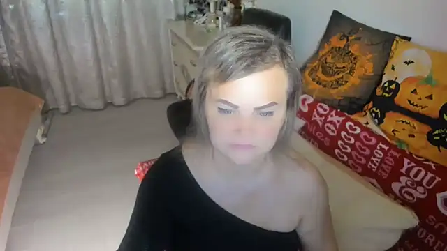 MildMature online show from November 6, 2025, 6:56 pm