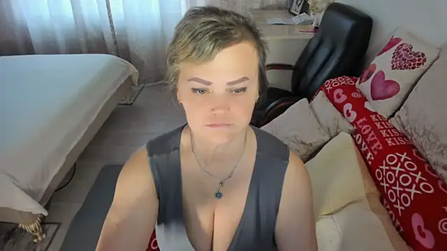 Snapshot of MildMature chatting on June 8, 2026, 5:24 pm MildMature online show from June 8, 2026, 5:24 pm