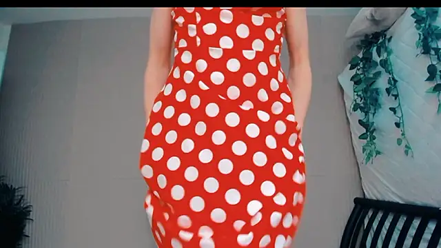 Snapshot of Mia_Miss_Sensual chatting on February 25, 2026, 12:33 am Mia Miss Sensual online show from February 25, 2026, 12:33 am