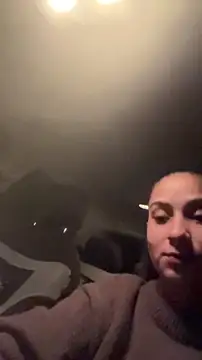 FemmeAffair online show from April 2, 2026, 9:10 pm