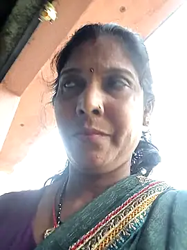 Savita992 online show from November 4, 2025, 9:13 am