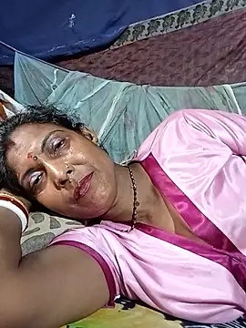 Snapshot of Savita992 chatting on July 16, 2026, 8:00 am Savita992 online show from July 16, 2026, 8:00 am