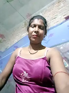 Snapshot of Savita992 chatting on July 28, 2026, 9:03 pm Savita992 online show from July 28, 2026, 9:03 pm