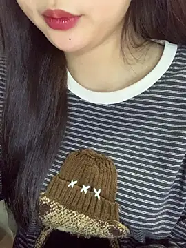 Snapshot of Linhtruong_ chatting on December 22, 2025, 4:23 am Linhtruong online show from December 22, 2025, 4:23 am