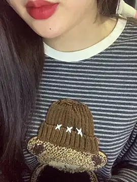 Snapshot of Linhtruong_ chatting on January 7, 2026, 12:10 pm Linhtruong online show from January 7, 2026, 12:10 pm