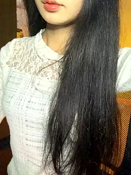 Snapshot of Nhinhi18 chatting on February 5, 2026, 4:03 pm Nhinhi18 online show from February 5, 2026, 4:03 pm