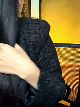 Snapshot of Nhinhi18 chatting on January 16, 2026, 3:49 pm Nhinhi18 online show from January 16, 2026, 3:49 pm