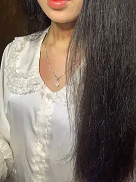 Snapshot of Nhinhi18 chatting on February 25, 2026, 4:18 pm Nhinhi18 online show from February 25, 2026, 4:18 pm