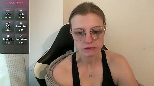 BustyKellyXXX online show from November 10, 2025, 9:58 am