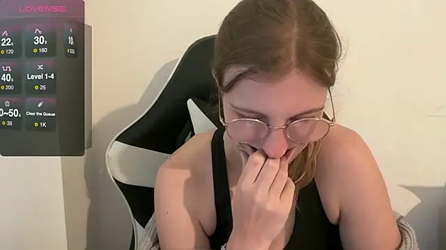 BustyKellyXXX online show from October 31, 2025, 11:29 am