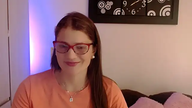Camila-ventura online show from June 8, 2026, 1:11 pm