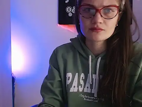 Camila-ventura online show from November 1, 2025, 2:22 pm