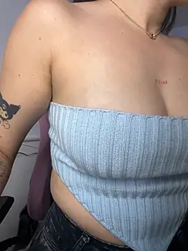 lucy grey25 online show from February 22, 2026, 5:25 pm