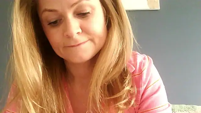 Ginger-bb online show from April 27, 2026, 5:49 am