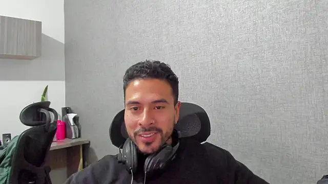 Snapshot of Drexlith chatting on March 9, 2026, 8:12 pm Drexlith online show from March 9, 2026, 8:12 pm