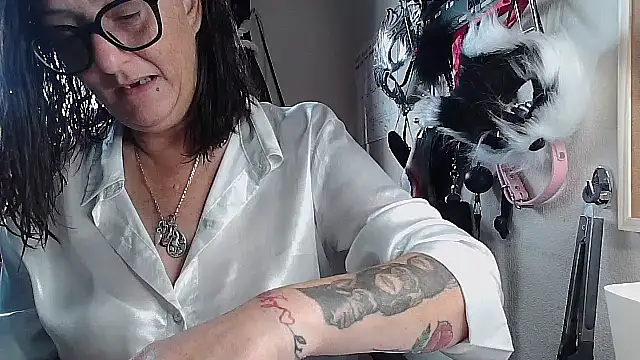 Mistress-Ivy51 online show from September 11, 2025, 6:13 am