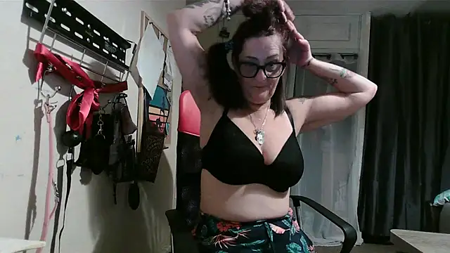 Mistress-Ivy51 online show from November 8, 2025, 6:28 am