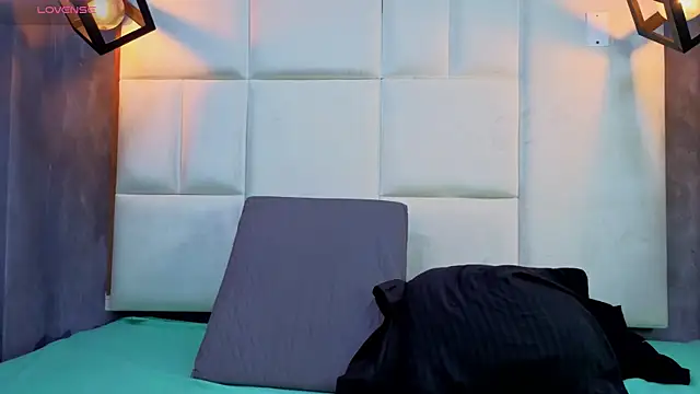 Rachel Donnelly online show from April 3, 2026, 1:56 am