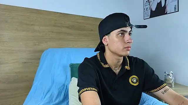 Stiven Benet  online show from November 13, 2025, 6:56 pm