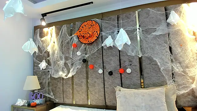 BarbieMonet online show from November 2, 2025, 12:54 pm