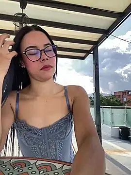 Snapshot of lesly_cutee chatting on May 6, 2026, 12:42 pm lesly cutee online show from May 6, 2026, 12:42 pm