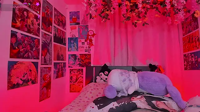 FluffyMelons online show from November 29, 2025, 11:49 pm