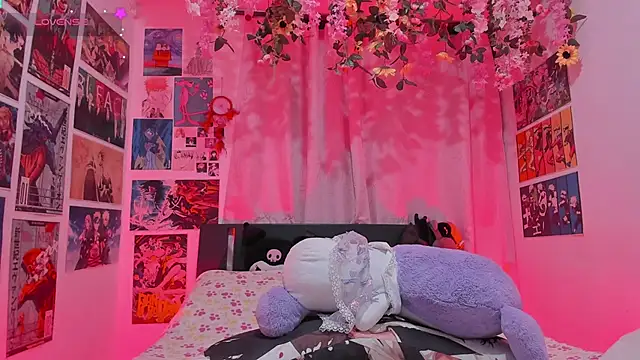 Snapshot of FluffyMelons chatting on February 12, 2026, 11:04 pm FluffyMelons online show from February 12, 2026, 11:04 pm