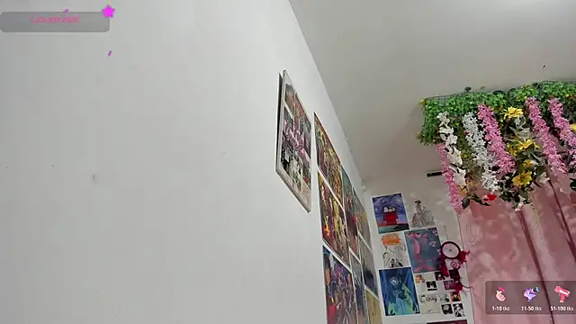 Snapshot of FluffyMelons chatting on February 8, 2026, 11:13 pm FluffyMelons online show from February 8, 2026, 11:13 pm