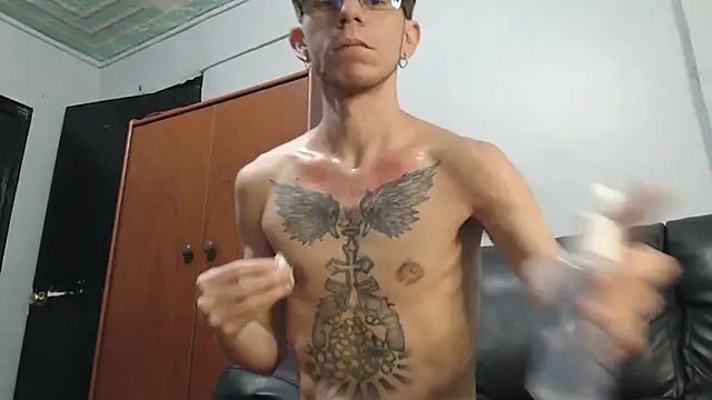 AlexandroRossi online show from December 4, 2025, 5:06 am