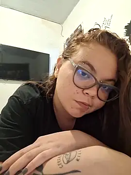 hotjengg44 online show from April 2, 2026, 3:57 am