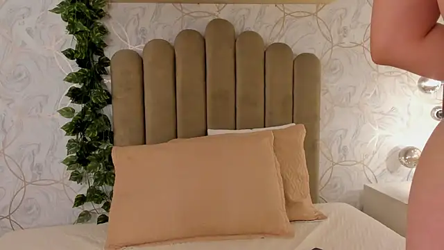 Zafiro22  online show from March 24, 2026, 4:23 am